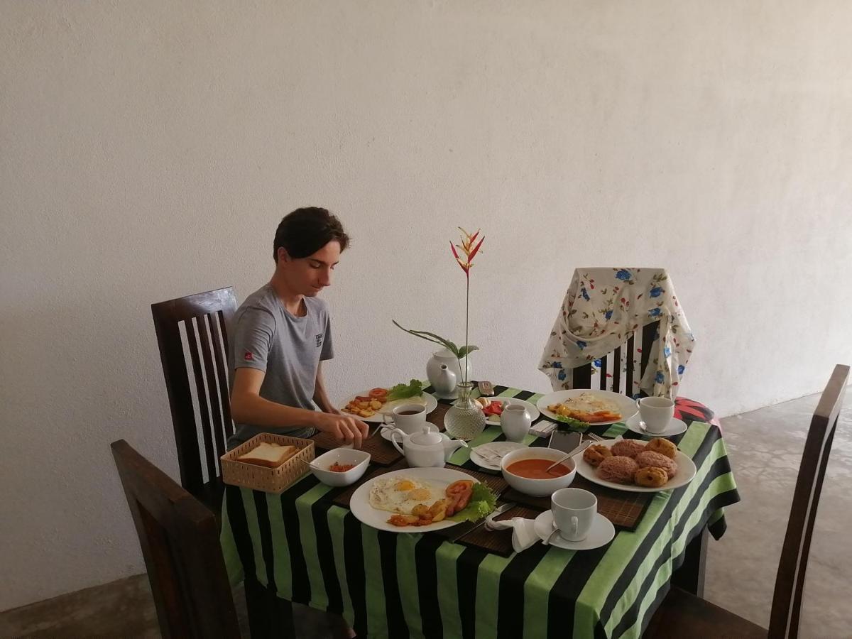 אונה ואטונה Happy Beach Villa Resort מראה חיצוני תמונה