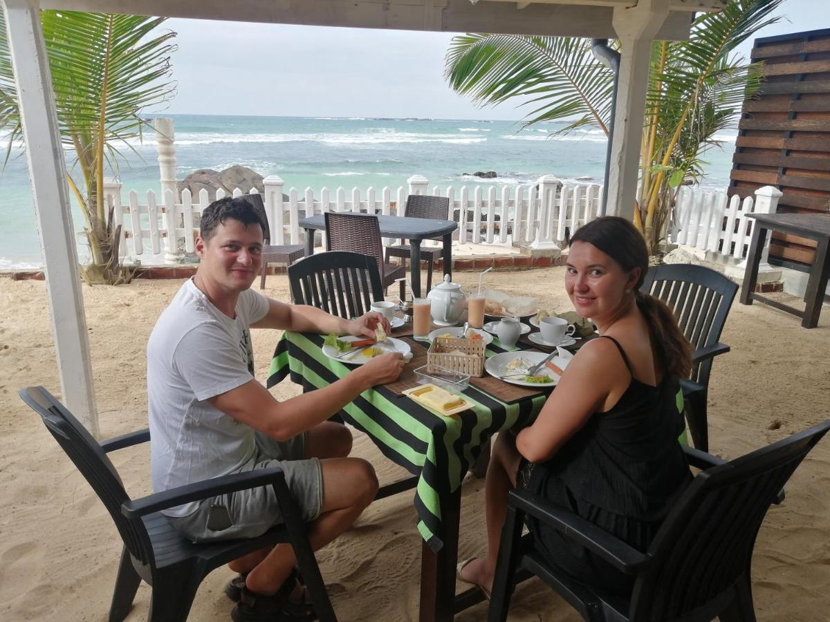 אונה ואטונה Happy Beach Villa Resort מראה חיצוני תמונה