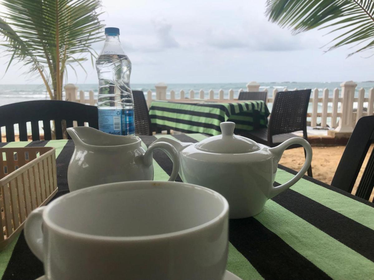 אונה ואטונה Happy Beach Villa Resort מראה חיצוני תמונה