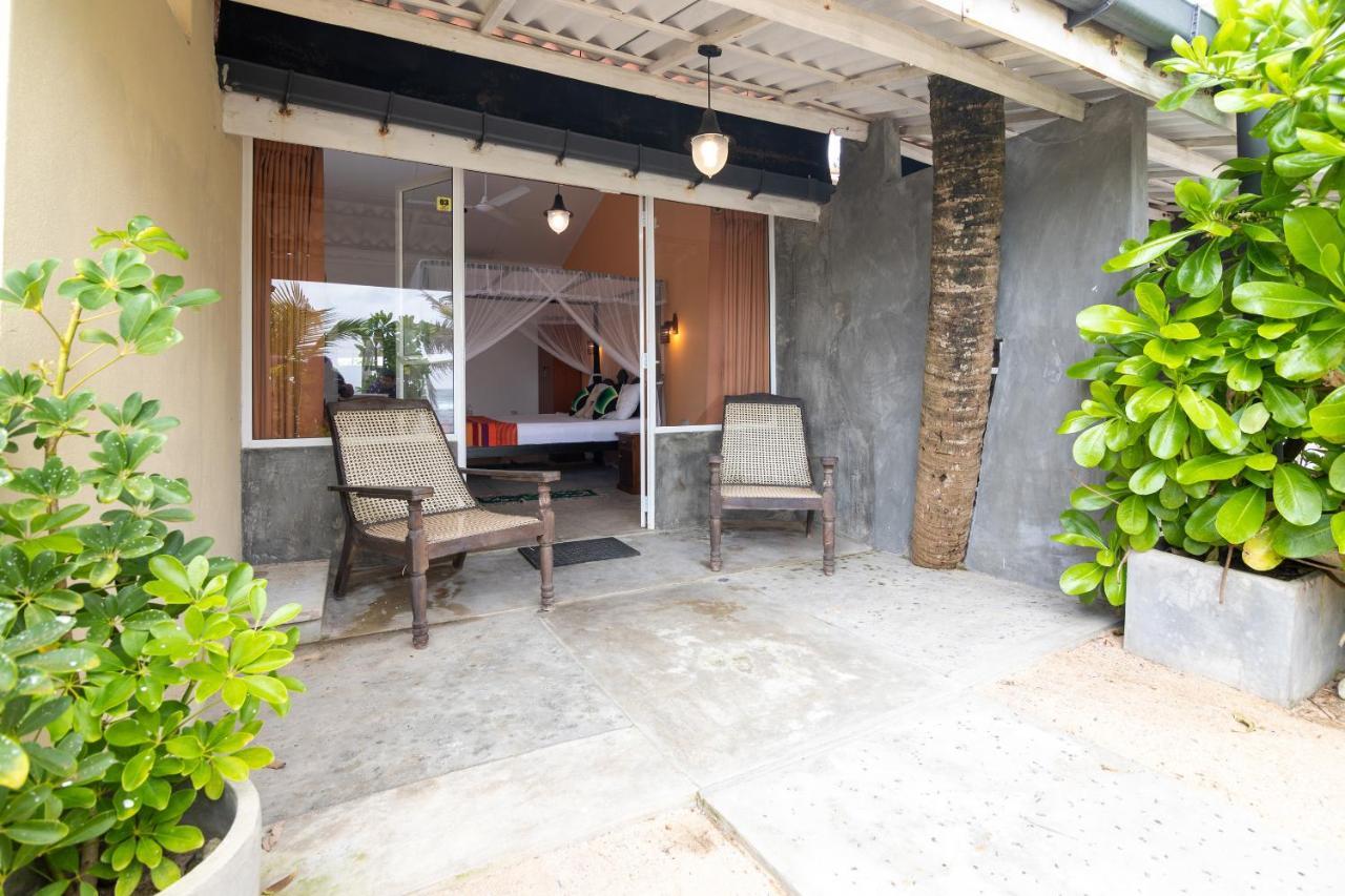 אונה ואטונה Happy Beach Villa Resort מראה חיצוני תמונה